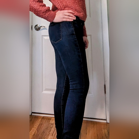 Gap Denim Mid-Rise Dark Blue Skinny Jeans | Size 26 - Picture 7 of 9